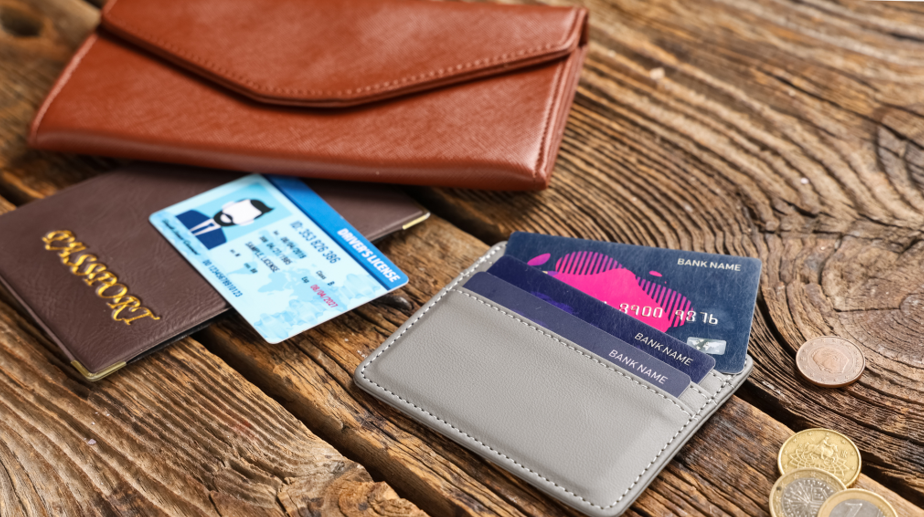 Digital Wallets vs Cards: Safer Payment Choices Explained