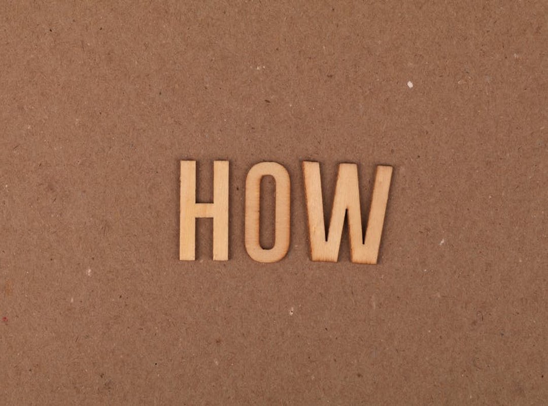 The Art of the Compliment: How to Praise Without Being Pushy